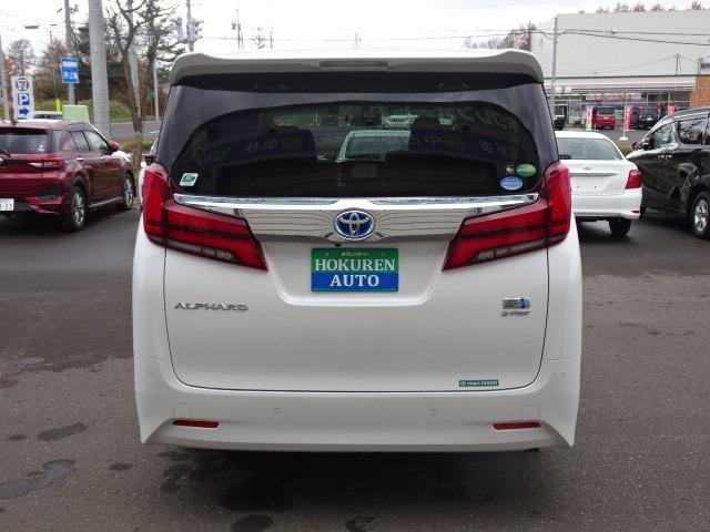 アルファードハイブリッド Ｘ　☆４ＷＤ☆７人乗り☆トヨタセーフティーセンス☆両側パワースライドドア☆バックガイドモニター☆ＶＳＣ☆クルーズコントロール☆ＥＴＣ☆ワイパーデアイサー☆ドライブレコーダー☆ＬＥＤヘッドランプ（6枚目）