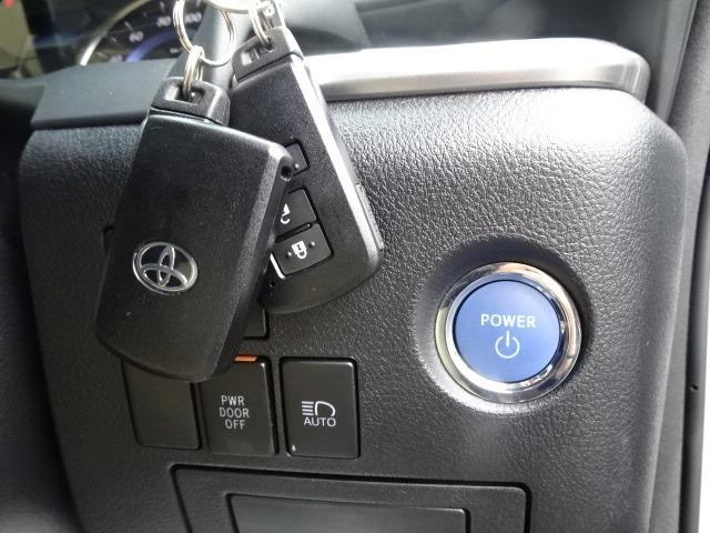 アルファードハイブリッド Ｘ　☆４ＷＤ☆７人乗り☆トヨタセーフティーセンス☆両側パワースライドドア☆バックガイドモニター☆ＶＳＣ☆クルーズコントロール☆ＥＴＣ☆ワイパーデアイサー☆ドライブレコーダー☆ＬＥＤヘッドランプ（13枚目）