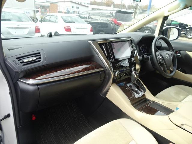 アルファードハイブリッド Ｘ　☆４ＷＤ☆７人乗り☆トヨタセーフティーセンス☆両側パワースライドドア☆バックガイドモニター☆ＶＳＣ☆クルーズコントロール☆ＥＴＣ☆ワイパーデアイサー☆ドライブレコーダー☆ＬＥＤヘッドランプ（58枚目）