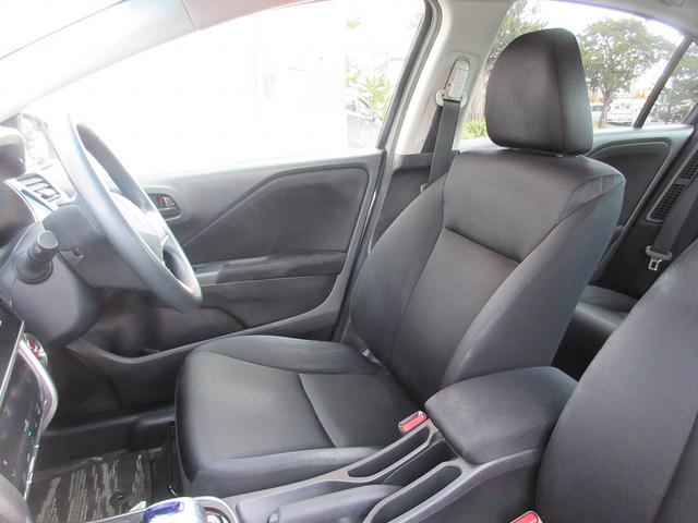 お支払は、現金、全国対応ローン、各種ＯＫです。ローン審査にご不安な方は審査の甘いローン会社もございます。ローンは３段階でご用意しております。