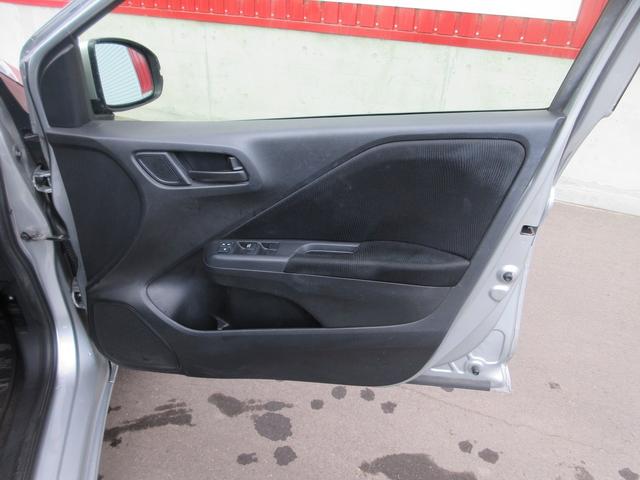 雨天時でも事前にご来店予定いただけましたら車両移動して工場内で車両をご確認いただけます☆突然のご来店の場合はお時間をいただけましたら車両移動は出来ますのでご希望の際はご来店時にご相談ください☆