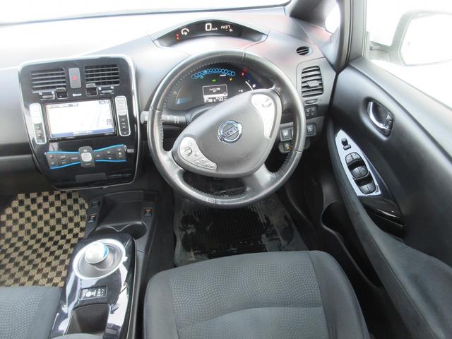 リーフ Ｘ　事故歴無　１１セグメント　２４０００Ｋｍ　ナビ　アラウンドビューモニター　フルセグＴＶ　シートヒーター　ステアリングヒーター　クルーズコントロール　ＬＥＤライト　車検（２年）付　現状販売（10枚目）