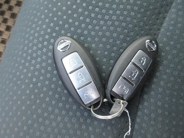 リーフ Ｘ　事故歴無　１１セグメント　２４０００Ｋｍ　ナビ　アラウンドビューモニター　フルセグＴＶ　シートヒーター　ステアリングヒーター　クルーズコントロール　ＬＥＤライト　車検（２年）付　現状販売（25枚目）