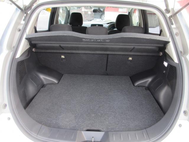リーフ Ｘ　事故歴無　１１セグメント　２４０００Ｋｍ　ナビ　アラウンドビューモニター　フルセグＴＶ　シートヒーター　ステアリングヒーター　クルーズコントロール　ＬＥＤライト　車検（２年）付　現状販売（28枚目）