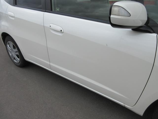 フィットハイブリッド ベースグレード　事故歴無　６９０００Ｋｍ　エンジンスターター　スマートキー　タイミングチェーン　ＥＴＣ　車検（２年）付（34枚目）