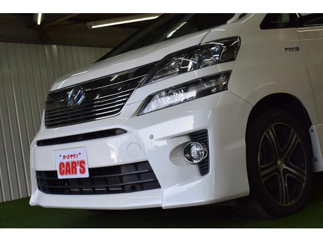 ヴェルファイアハイブリッド ＺＲ　４ＷＤ／社外１８インチＡＷ／パワーバックドア／キセノンライト／クルーズコントロール／パワーシート／コーナーセンサー／純正８インチナビ／助手席オットマン／スマートキー／Ｐスタート（17枚目）