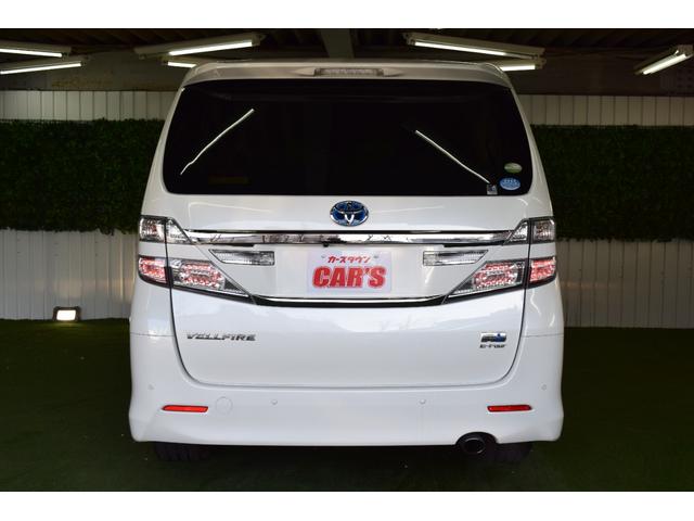 ヴェルファイアハイブリッド ＺＲ　４ＷＤ／社外１８インチＡＷ／パワーバックドア／キセノンライト／クルーズコントロール／パワーシート／コーナーセンサー／純正８インチナビ／助手席オットマン／スマートキー／Ｐスタート（22枚目）