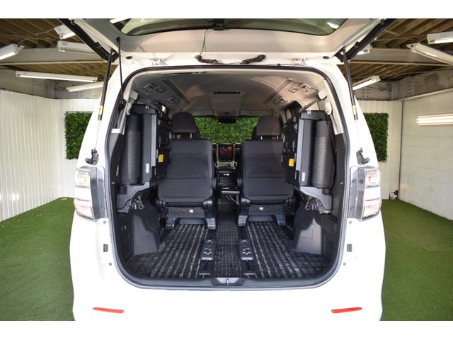 ヴェルファイアハイブリッド ＺＲ　４ＷＤ／社外１８インチＡＷ／パワーバックドア／キセノンライト／クルーズコントロール／パワーシート／コーナーセンサー／純正８インチナビ／助手席オットマン／スマートキー／Ｐスタート（43枚目）