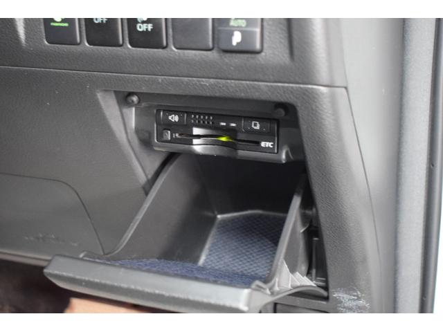 ヴェルファイアハイブリッド ＺＲ　４ＷＤ／社外１８インチＡＷ／パワーバックドア／キセノンライト／クルーズコントロール／パワーシート／コーナーセンサー／純正８インチナビ／助手席オットマン／スマートキー／Ｐスタート（51枚目）