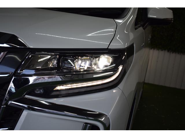 アルファードハイブリッド エグゼクティブラウンジＳ　４ＷＤ／本州仕入／ツインムーンルーフ／ＪＢＬサウンド／３眼ＬＥＤライト／１５００Ｗ電源／デジタルミラー／全方位カメラ／メーカーナビ／フリップダウン／ビルトインＥＴＣ／本革シート／ベンチレーション（8枚目）