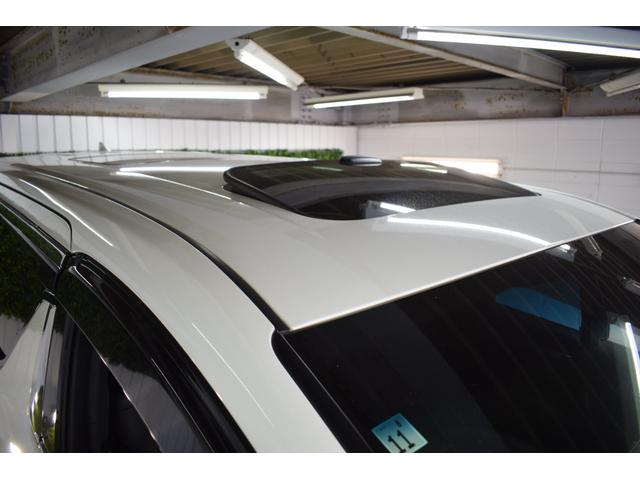 アルファードハイブリッド エグゼクティブラウンジＳ　４ＷＤ／本州仕入／ツインムーンルーフ／ＪＢＬサウンド／３眼ＬＥＤライト／１５００Ｗ電源／デジタルミラー／全方位カメラ／メーカーナビ／フリップダウン／ビルトインＥＴＣ／本革シート／ベンチレーション（11枚目）