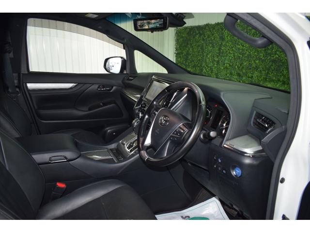 アルファードハイブリッド エグゼクティブラウンジＳ　４ＷＤ／本州仕入／ツインムーンルーフ／ＪＢＬサウンド／３眼ＬＥＤライト／１５００Ｗ電源／デジタルミラー／全方位カメラ／メーカーナビ／フリップダウン／ビルトインＥＴＣ／本革シート／ベンチレーション（26枚目）