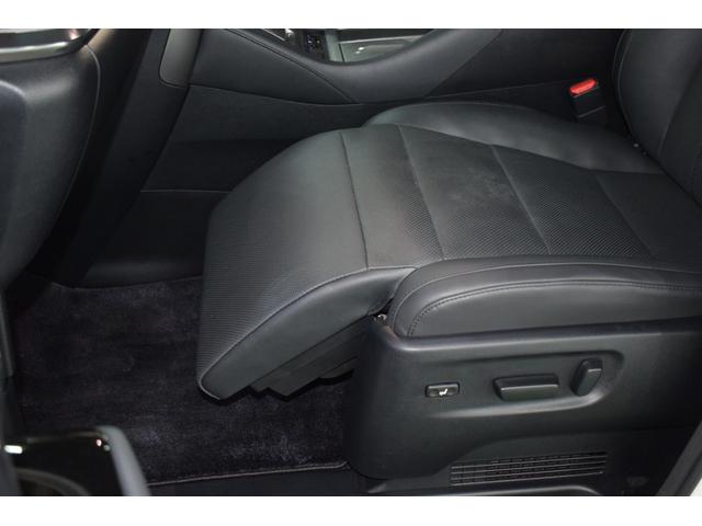 アルファードハイブリッド エグゼクティブラウンジＳ　４ＷＤ／本州仕入／ツインムーンルーフ／ＪＢＬサウンド／３眼ＬＥＤライト／１５００Ｗ電源／デジタルミラー／全方位カメラ／メーカーナビ／フリップダウン／ビルトインＥＴＣ／本革シート／ベンチレーション（30枚目）