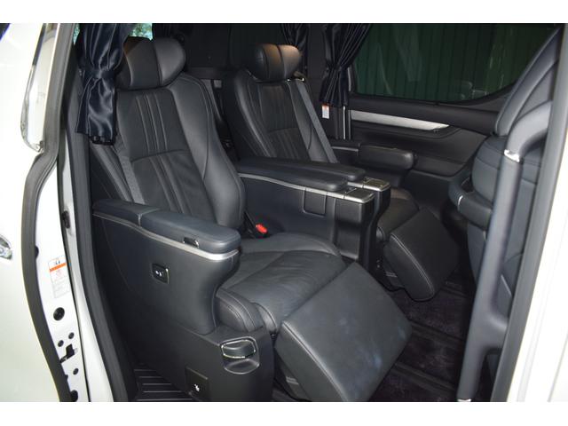 アルファードハイブリッド エグゼクティブラウンジＳ　４ＷＤ／本州仕入／ツインムーンルーフ／ＪＢＬサウンド／３眼ＬＥＤライト／１５００Ｗ電源／デジタルミラー／全方位カメラ／メーカーナビ／フリップダウン／ビルトインＥＴＣ／本革シート／ベンチレーション（31枚目）