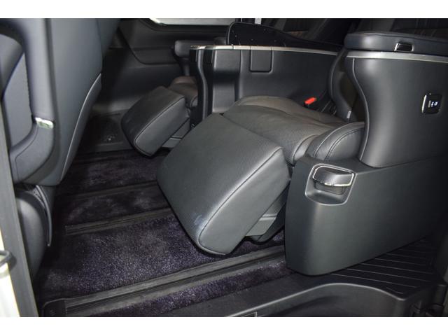 アルファードハイブリッド エグゼクティブラウンジＳ　４ＷＤ／本州仕入／ツインムーンルーフ／ＪＢＬサウンド／３眼ＬＥＤライト／１５００Ｗ電源／デジタルミラー／全方位カメラ／メーカーナビ／フリップダウン／ビルトインＥＴＣ／本革シート／ベンチレーション（41枚目）