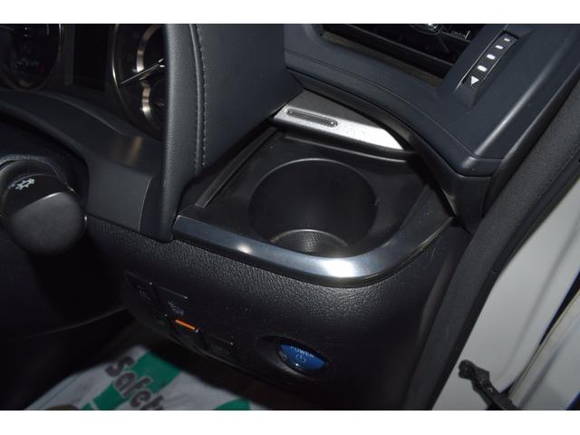 アルファードハイブリッド エグゼクティブラウンジＳ　４ＷＤ／本州仕入／ツインムーンルーフ／ＪＢＬサウンド／３眼ＬＥＤライト／１５００Ｗ電源／デジタルミラー／全方位カメラ／メーカーナビ／フリップダウン／ビルトインＥＴＣ／本革シート／ベンチレーション（63枚目）