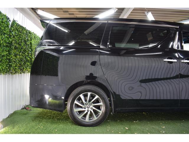 ヴェルファイアハイブリッド エグゼクティブラウンジ 4WD/本州仕入/ワンオーナー/黒本革シート/ツインムーンルーフ/メーカーナビ/JBLサウンド/フリップダウン/ハンドルヒーター/1500W電源/全方位モニター/パワーバックドア/レーダークルーズ(16枚目)