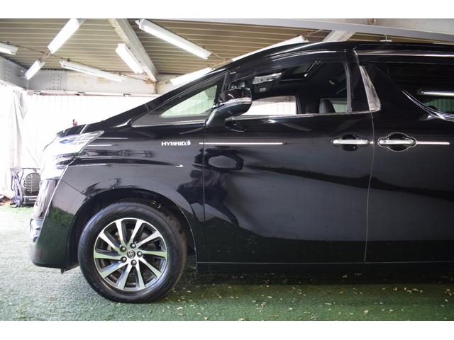 ヴェルファイアハイブリッド エグゼクティブラウンジ 4WD/本州仕入/ワンオーナー/黒本革シート/ツインムーンルーフ/メーカーナビ/JBLサウンド/フリップダウン/ハンドルヒーター/1500W電源/全方位モニター/パワーバックドア/レーダークルーズ(17枚目)