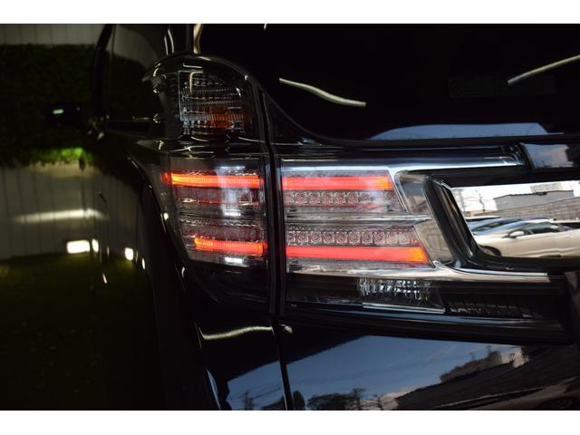 ヴェルファイアハイブリッド エグゼクティブラウンジ 4WD/本州仕入/ワンオーナー/黒本革シート/ツインムーンルーフ/メーカーナビ/JBLサウンド/フリップダウン/ハンドルヒーター/1500W電源/全方位モニター/パワーバックドア/レーダークルーズ(22枚目)