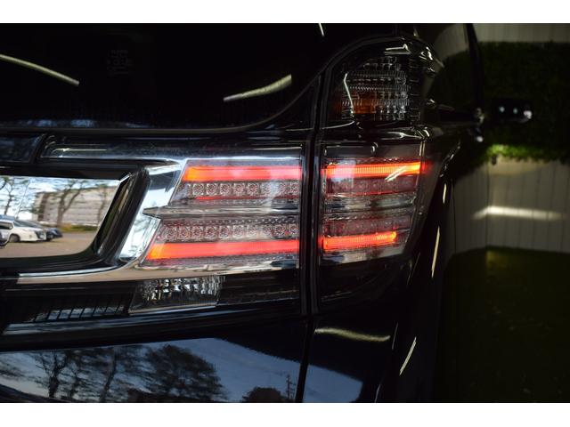 ヴェルファイアハイブリッド エグゼクティブラウンジ 4WD/本州仕入/ワンオーナー/黒本革シート/ツインムーンルーフ/メーカーナビ/JBLサウンド/フリップダウン/ハンドルヒーター/1500W電源/全方位モニター/パワーバックドア/レーダークルーズ(23枚目)