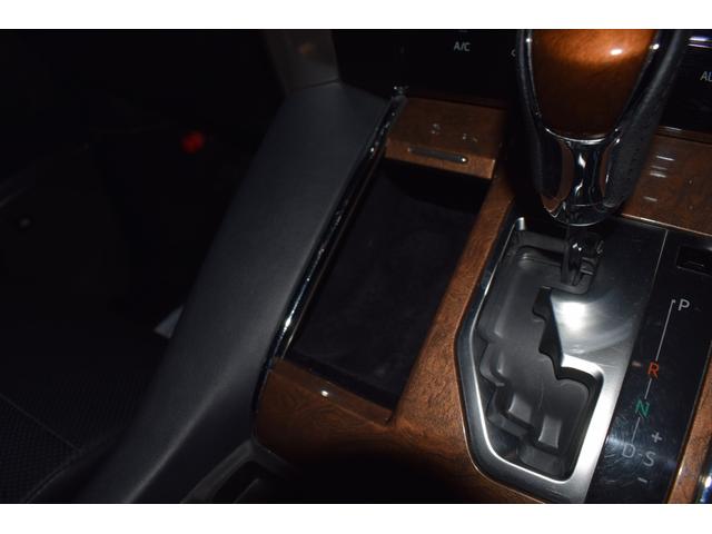 ヴェルファイアハイブリッド エグゼクティブラウンジ 4WD/本州仕入/ワンオーナー/黒本革シート/ツインムーンルーフ/メーカーナビ/JBLサウンド/フリップダウン/ハンドルヒーター/1500W電源/全方位モニター/パワーバックドア/レーダークルーズ(70枚目)