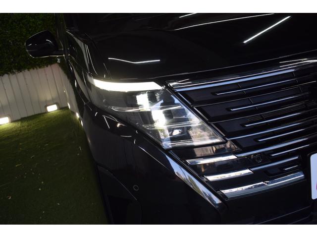 セレナ ハイウェイスターＶ　純正１２．３型ナビ／プロパイロット／Ｃａｒｐｌａｙ対応／デジタルインナーミラー／ＬＥＤヘッドライト／ワイヤレス充電／シート＆ステアリングヒーター／後席シートヒーター／両側パワースライドドア／純正アルミ（4枚目）