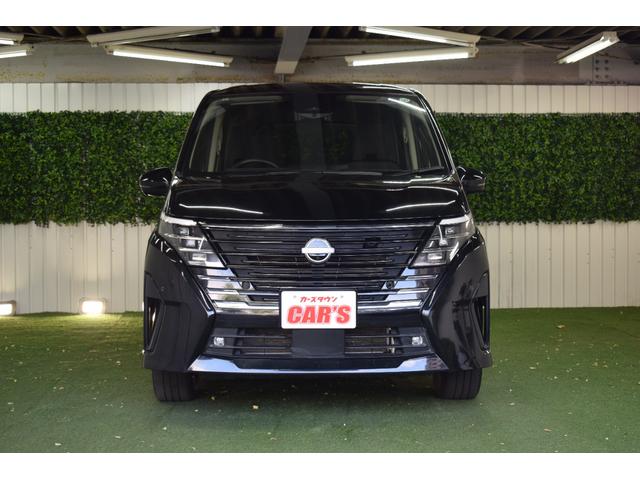 セレナ ハイウェイスターＶ　純正１２．３型ナビ／プロパイロット／Ｃａｒｐｌａｙ対応／デジタルインナーミラー／ＬＥＤヘッドライト／ワイヤレス充電／シート＆ステアリングヒーター／後席シートヒーター／両側パワースライドドア／純正アルミ（12枚目）