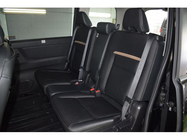 セレナ ハイウェイスターＶ　純正１２．３型ナビ／プロパイロット／Ｃａｒｐｌａｙ対応／デジタルインナーミラー／ＬＥＤヘッドライト／ワイヤレス充電／シート＆ステアリングヒーター／後席シートヒーター／両側パワースライドドア／純正アルミ（34枚目）