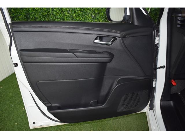 セレナ ハイウェイスターＶ　Ｃａｒｐｌａｙ対応ナビ／プロパイロット／アラウンドビュー／ＬＥＤヘッドライト／デジタルインナーミラー／ワイヤレス充電／ブラインドスポットモニター／コーナーセンサー／ブレーキホールド／シートヒーター（30枚目）