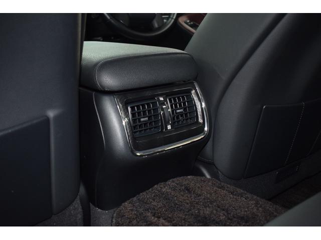 クラウンハイブリッド アスリートS Four ブラックスタイル 4WD/特別仕様車/メーカーナビ/レザーシート/パワーシート/クルーズコントロール/BlueTooth/コーナーセンサー/ビルトインETC/純正アルミ/キセノンヘッドライト/バックカメラ/USB接続/(42枚目)