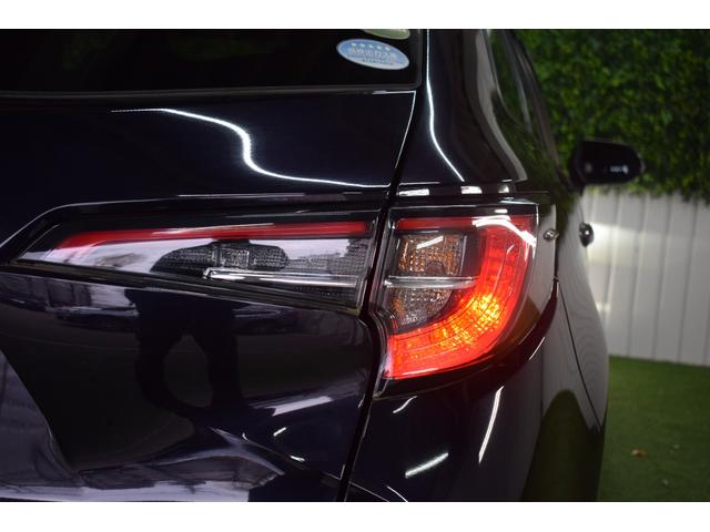 カローラツーリング ハイブリッド ダブルバイビー 4WD/本州仕入/ハーフレザーシート/ドラレコ/LEDライト/ステアリングヒーター/ビルトインETC/ディスプレイオーディオ/DVDデッキ/シートヒーター/バックカメラ/純正17インチAW(19枚目)