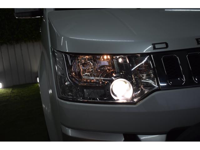 デリカＤ：５ シャモニー　４ＷＤ／本州仕入／バンパーガード／ＡＬＰＩＮＥナビ／ハーフレザー／両側パワスラ／ビルトインＥＴＣ／パドルシフト／キセノンライト／特別仕様車／専用アルミ／クルーズコントロール／ステアリングリモコン（4枚目）