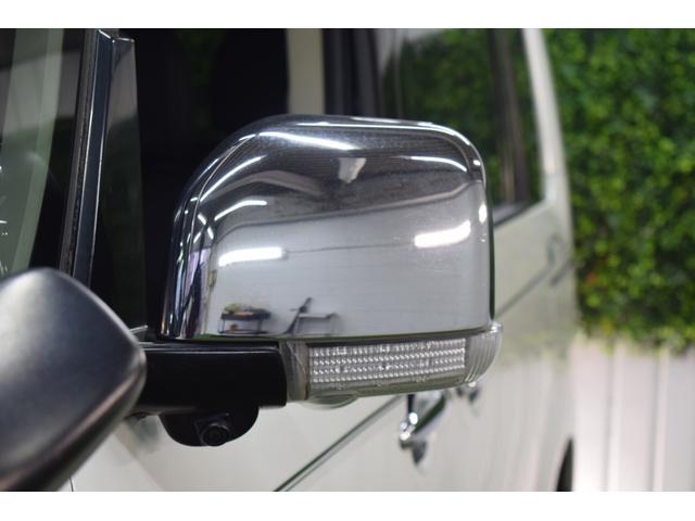 デリカＤ：５ シャモニー　４ＷＤ／本州仕入／バンパーガード／ＡＬＰＩＮＥナビ／ハーフレザー／両側パワスラ／ビルトインＥＴＣ／パドルシフト／キセノンライト／特別仕様車／専用アルミ／クルーズコントロール／ステアリングリモコン（10枚目）