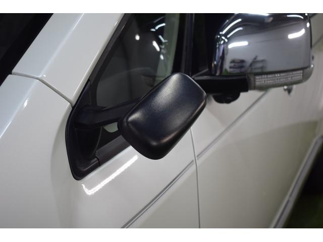 デリカＤ：５ シャモニー　４ＷＤ／本州仕入／バンパーガード／ＡＬＰＩＮＥナビ／ハーフレザー／両側パワスラ／ビルトインＥＴＣ／パドルシフト／キセノンライト／特別仕様車／専用アルミ／クルーズコントロール／ステアリングリモコン（11枚目）