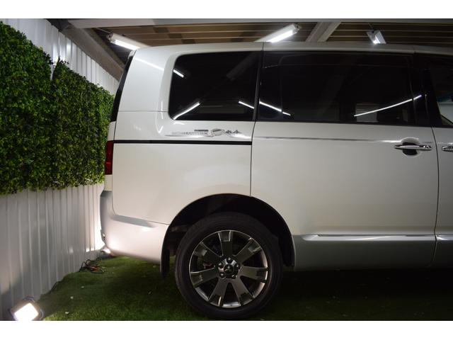 デリカＤ：５ シャモニー　４ＷＤ／本州仕入／バンパーガード／ＡＬＰＩＮＥナビ／ハーフレザー／両側パワスラ／ビルトインＥＴＣ／パドルシフト／キセノンライト／特別仕様車／専用アルミ／クルーズコントロール／ステアリングリモコン（17枚目）