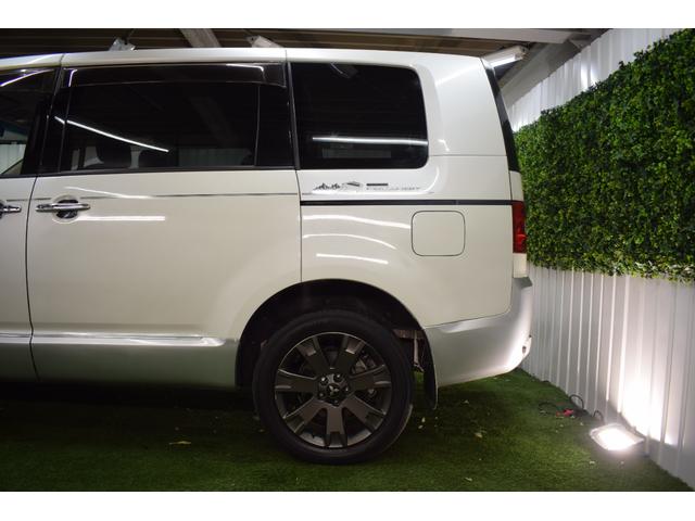 デリカＤ：５ シャモニー　４ＷＤ／本州仕入／バンパーガード／ＡＬＰＩＮＥナビ／ハーフレザー／両側パワスラ／ビルトインＥＴＣ／パドルシフト／キセノンライト／特別仕様車／専用アルミ／クルーズコントロール／ステアリングリモコン（19枚目）