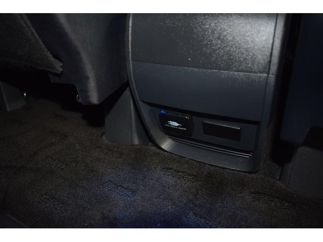 デリカＤ：５ シャモニー　４ＷＤ／本州仕入／バンパーガード／ＡＬＰＩＮＥナビ／ハーフレザー／両側パワスラ／ビルトインＥＴＣ／パドルシフト／キセノンライト／特別仕様車／専用アルミ／クルーズコントロール／ステアリングリモコン（46枚目）