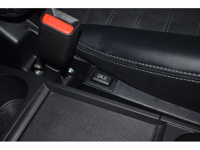 デリカＤ：５ シャモニー　４ＷＤ／本州仕入／バンパーガード／ＡＬＰＩＮＥナビ／ハーフレザー／両側パワスラ／ビルトインＥＴＣ／パドルシフト／キセノンライト／特別仕様車／専用アルミ／クルーズコントロール／ステアリングリモコン（66枚目）