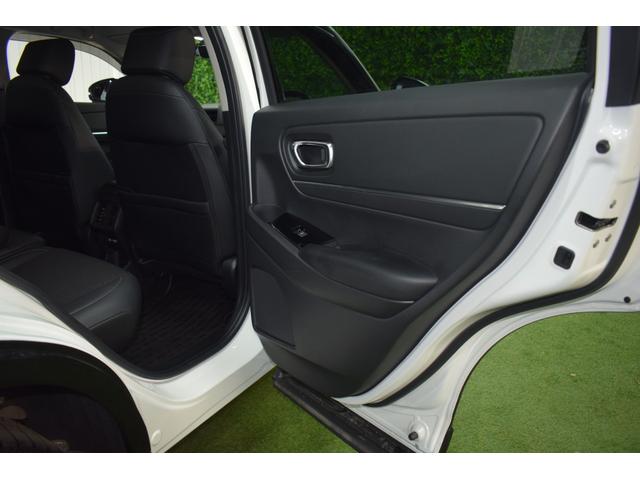 ヴェゼル e:HEV Z 4WD/ワンオーナー/寒冷地仕様/純正エンスタ/前後ドラレコ/ワイヤレス充電/ミラーヒーター/コーナーセンサー/ハーフレザーシート/LEDヘッドライト/電動パーキング/ブレーキホールド/バックカメラ(35枚目)