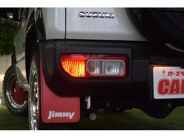 ジムニー ＸＣ　４ＷＤ／本州仕入／５速ＭＴ／ＷＯＲＫ１６インチＡＷ／シートカバー／ＭＴタイヤ／社外８インチナビ／ルーフキャリア／ＬＥＤヘッドライト／バックモニター／ドラレコ／マッドフラップ／リバイバルＢサイドデカール（23枚目）