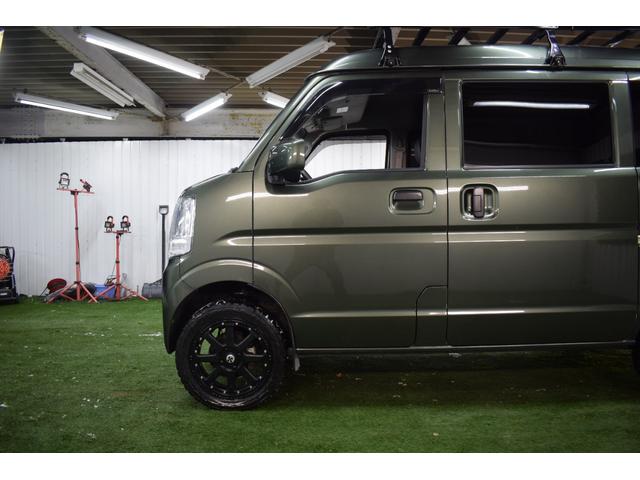 エブリイ ジョインターボ 4WD/ターボ/5速マニュアル/シートカバー/リフトアップ/ルーフキャリア/マッドタイヤ/15インチアルミ/社外オーディオ/キーレスキー/両側スライドドア/LEDヘッドライト/フルフラットシート(17枚目)