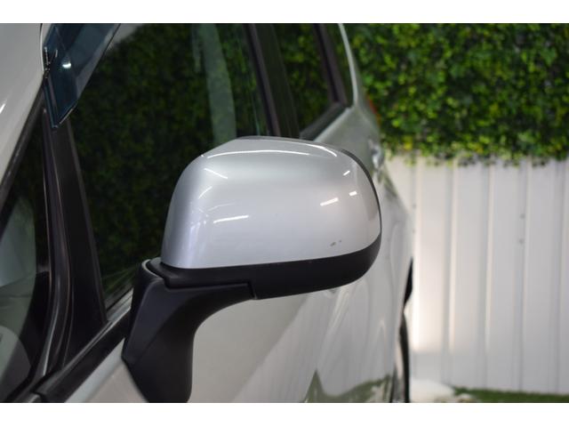 ノート X FOUR 4WD/ユーザー買取/夏冬タイヤ付き/純正ナビ/社外アルミ/フォグランプ/ライトレベライザー/切り替式4WD/ワンセグ/CD再生/寒冷地仕様/電動格納ミラー/ABS/スマートキー/プッシュスタート(10枚目)