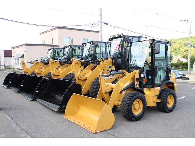 日本 　ＣＡＴ９１０　登録済未使用車　４バルブ配管　Ｖ型マルチプラウ　純正バケット付　デフロック　エアコン　パイロットレバー　ヒーター付エアーサスペンションシート　Ｂｌｕｅｔｏｏｔｈオーディオ　タイヤショベル（37枚目）