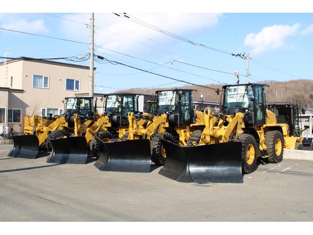 日本 　ＣＡＴ９１０　登録済未使用車　４バルブ配管　Ｖ型マルチプラウ　純正バケット付　デフロック　エアコン　パイロットレバー　ヒーター付エアーサスペンションシート　Ｂｌｕｅｔｏｏｔｈオーディオ　タイヤショベル（2枚目）