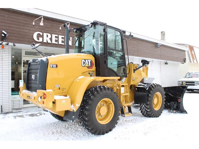 日本 　ＣＡＴ９１０　登録済未使用車　４バルブ配管　Ｖ型マルチプラウ　純正バケット付　デフロック　エアコン　パイロットレバー　ヒーター付エアーサスペンションシート　Ｂｌｕｅｔｏｏｔｈオーディオ　タイヤショベル（14枚目）