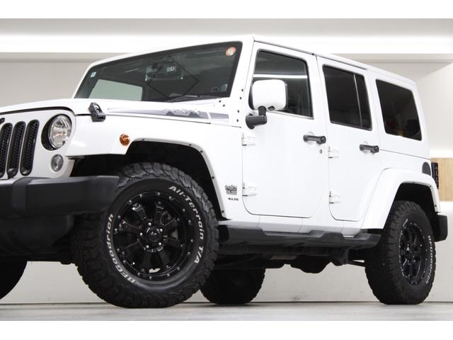 ジープ・ラングラーアンリミテッド ポーラーエディション 4WD 150台限定車 黒革シート専用ステッチ入り IPFクリスタルヘッドライト 純正背面ハードカバー BFグッドリッチ MKWホイール パナソニックナビTVバックカメラ Bluetooth ETC(6枚目)