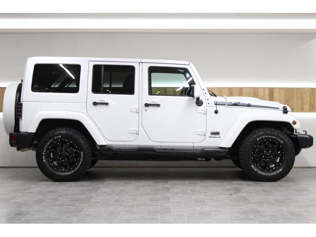 ジープ・ラングラーアンリミテッド ポーラーエディション 4WD 150台限定車 黒革シート専用ステッチ入り IPFクリスタルヘッドライト 純正背面ハードカバー BFグッドリッチ MKWホイール パナソニックナビTVバックカメラ Bluetooth ETC(12枚目)