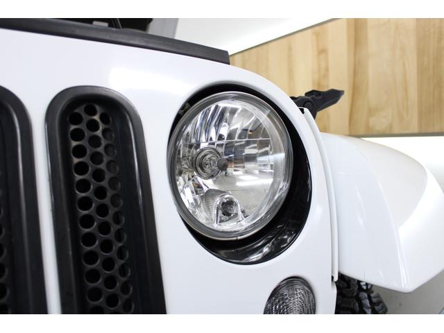 ジープ・ラングラーアンリミテッド ポーラーエディション 4WD 150台限定車 黒革シート専用ステッチ入り IPFクリスタルヘッドライト 純正背面ハードカバー BFグッドリッチ MKWホイール パナソニックナビTVバックカメラ Bluetooth ETC(15枚目)