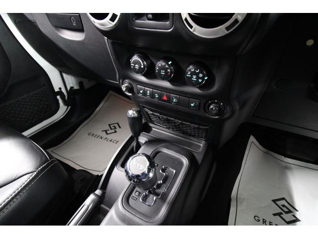 ジープ・ラングラーアンリミテッド ポーラーエディション 4WD 150台限定車 黒革シート専用ステッチ入り IPFクリスタルヘッドライト 純正背面ハードカバー BFグッドリッチ MKWホイール パナソニックナビTVバックカメラ Bluetooth ETC(25枚目)