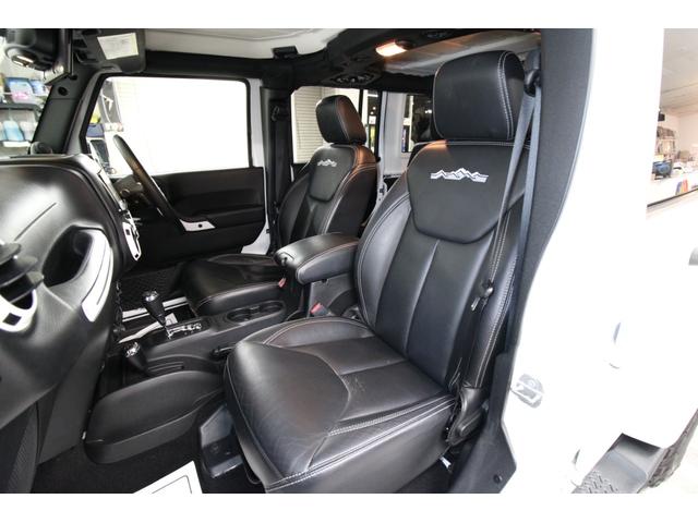 ジープ・ラングラーアンリミテッド ポーラーエディション 4WD 150台限定車 黒革シート専用ステッチ入り IPFクリスタルヘッドライト 純正背面ハードカバー BFグッドリッチ MKWホイール パナソニックナビTVバックカメラ Bluetooth ETC(29枚目)